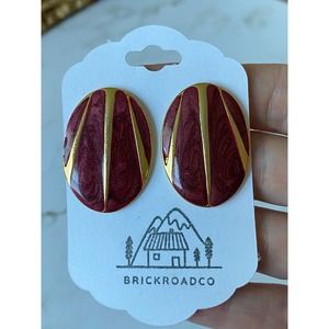 Vintage 1980s stud earrings gold tone maroon burgundy ovals